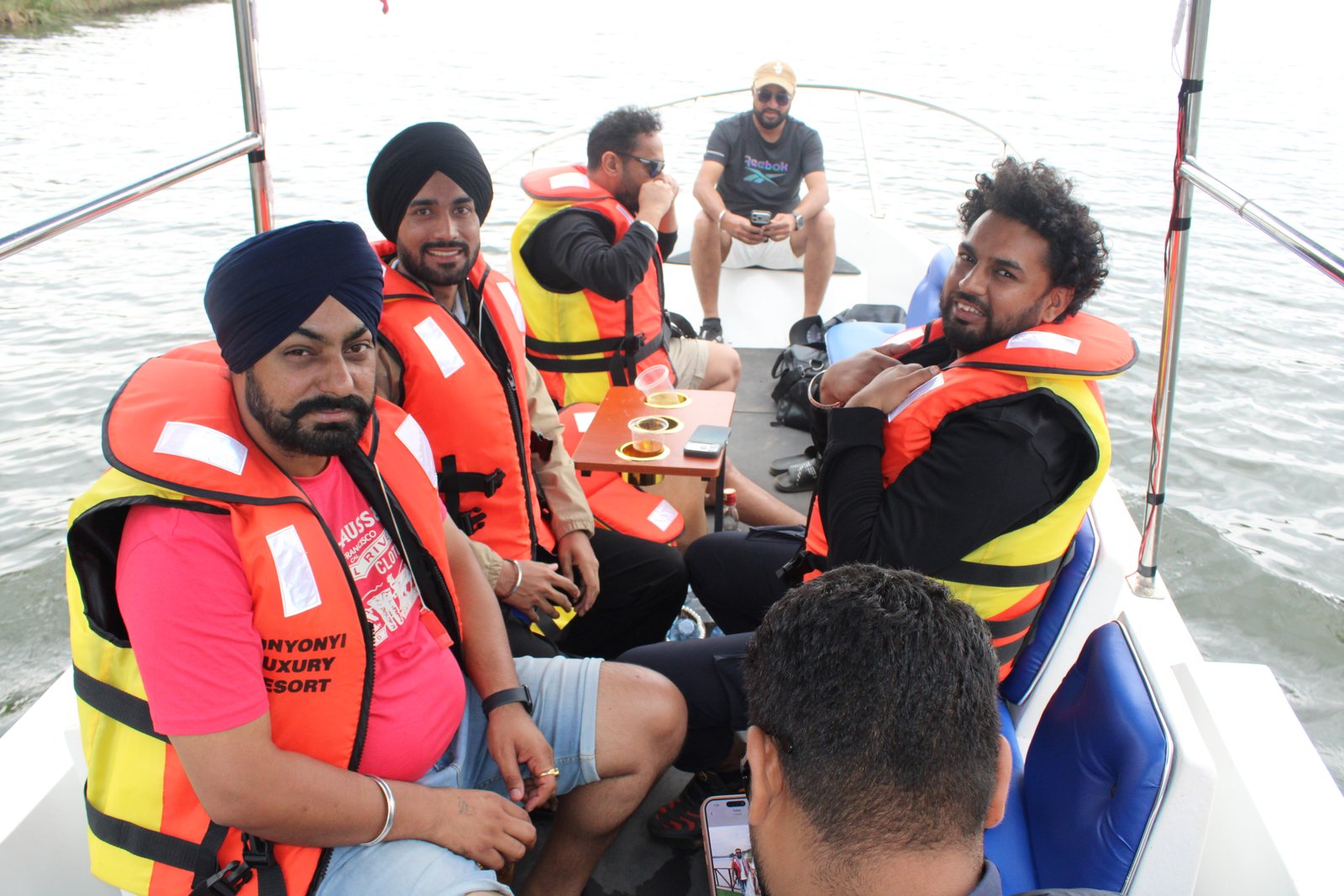 Long ride Sunset Cocktail Cruise – A Golden Evening on the Lake